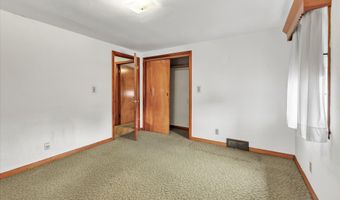 124 N Cliff St, Ansonia, CT 06401