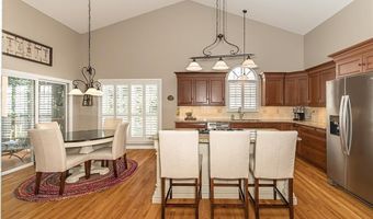 414 Arbor Glen Dr, Ballwin, MO 63021
