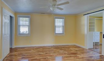 33 Spruce Ln, Bristol, RI 02809