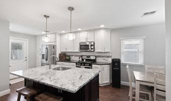 609 MAIN St, Bayville, NJ 08721