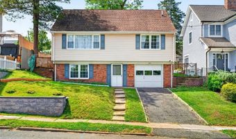 166 Pleasant Ave, Bergenfield, NJ 07621