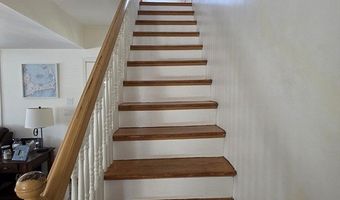 169 Gosnold St, Barnstable, MA 02601