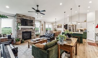1819 8th Ave SE, Altoona, IA 50009