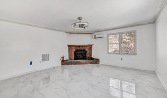 17 Stage Rd, Brookfield, CT 06804