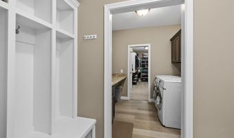 5609 Bear Creek Pass, Auburn, IN 46706