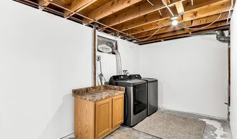 956 HILLCREST Rd, Cheyenne, WY 82009