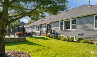 5220 Canyon River Dr NE, Ada, MI 49301