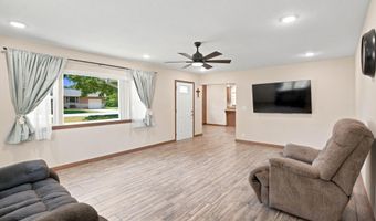 1306 Porter Ave, Aurora, MO 65605