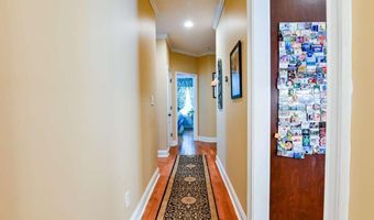 283 Creekside Dr, Arnoldsville, GA 30619
