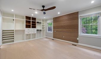 7322 Greentree Rd, Bethesda, MD 20817