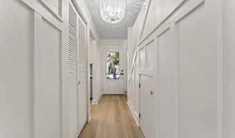 798 MAIN St, Atlantic Beach, FL 32233