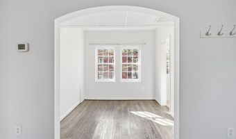 1744 N RHODES St 310, Arlington, VA 22201