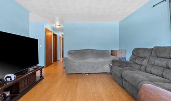 1742 E SYLVAN Ave, Appleton, WI 54915