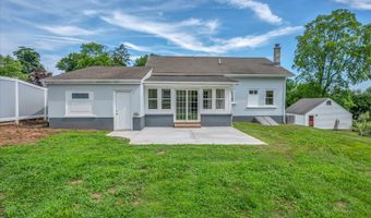 2 Riverview Pl, Cromwell, CT 06416