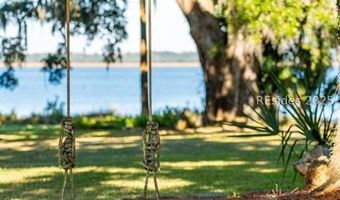 210 Old Plantation Dr, Beaufort, SC 29907