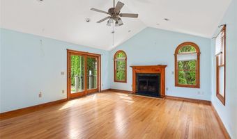 55 Hunter Ave, Newport, RI 02840