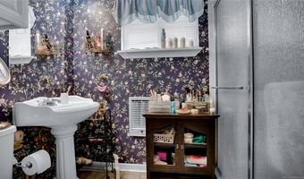 912 Maxwell NW, Ardmore, OK 73401