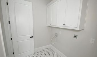 633 COUGAR Dr, Arabi, LA 70032