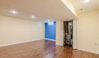 29 Lorenzo Ct, Aberdeen, NJ 07747