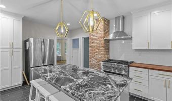 140 Main St, Lincoln, RI 02838