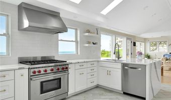 10 Calef Ave, Narragansett, RI 02882