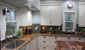 242 Birch Ln, Arden, NC 28704