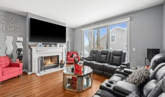 1431 Essex St, Algonquin, IL 60102