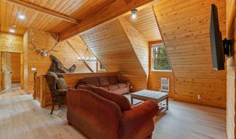 9 PINE St, Alpine, WY 83128