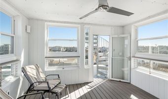 6 Macalder St, Narragansett, RI 02882