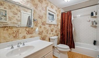 71 Main St, Bayonne, NJ 07035