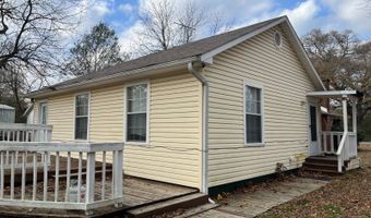 305 NW 3rd St, Antlers, OK 74523