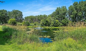 2744 W COMMONWEALTH Ct, Appleton, WI 54914