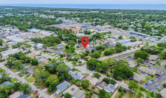 92 W 13TH St, Atlantic Beach, FL 32233