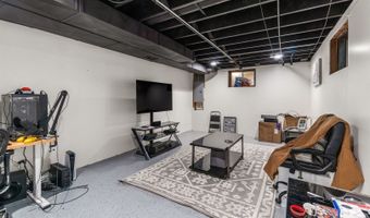 40233 N Lakeview Ave, Antioch, IL 60002
