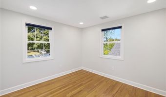 5 Lee Rd, Barrington, RI 02806