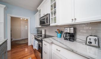 40 Vine St, East Greenwich, RI 02818