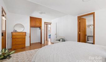 22 Jarrett St, Asheville, NC 28806