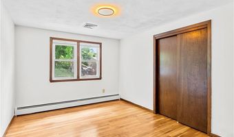 71 Plymouth St, Cranston, RI 02920