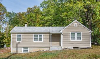 25 Lake Pochung Rd, Alloway, NJ 07461