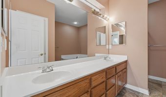 6 Grimsay Dr, Bella Vista, AR 72715