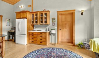 2026 Ashland Mine Rd, Ashland, OR 97520