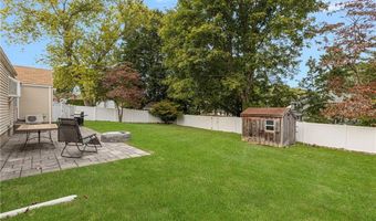 22 Franconia Dr, Cranston, RI 02920