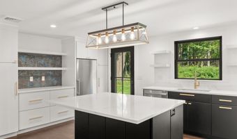 35 New St, Sharon, CT 06069