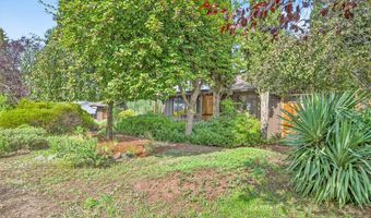 740 Park St, Ashland, OR 97520