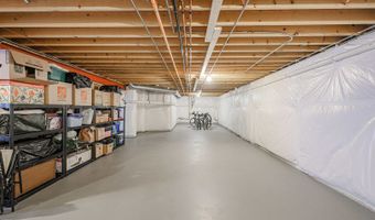 580 N Highlander Way, Addison, IL 60101