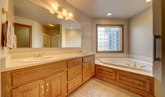 1908 Bent Tree Ct, Auburn, IN 46706