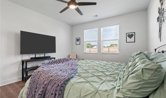 1592 Grayhawk Dr, Basehor, KS 66007