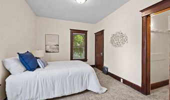 126 YALE St, Green Bay, WI 54303