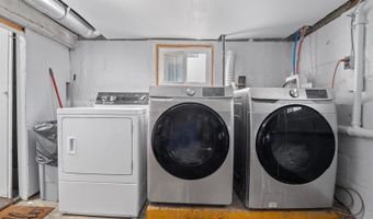 84 W 3rd St, Bayonne, NJ 07002