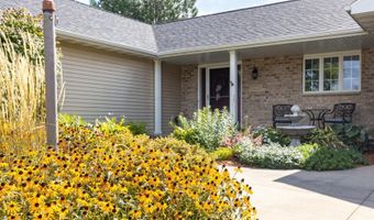 W2567 RIDGEBROOK Court, Appleton, WI 54915